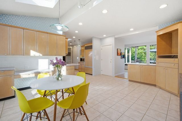 67 Shady Side Dr, Longmeadow, MA 01106