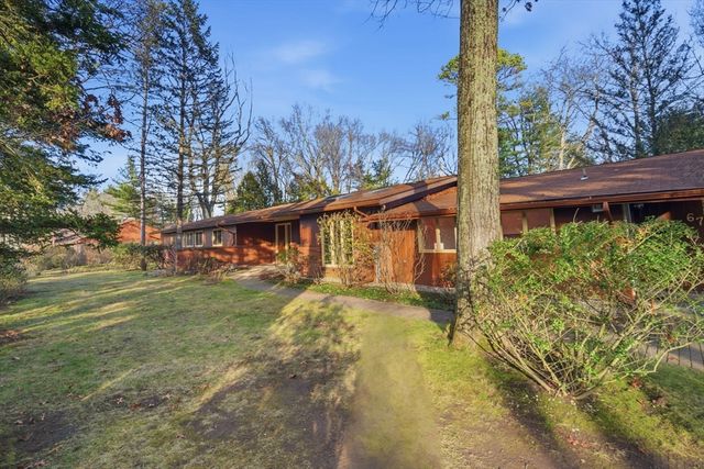 67 Shady Side Dr, Longmeadow, MA 01106