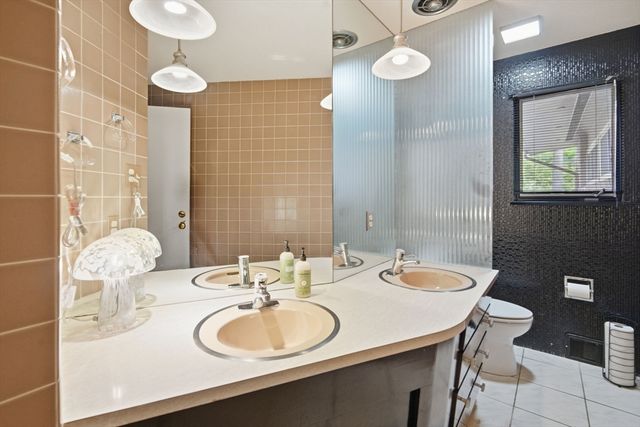 67 Shady Side Dr, Longmeadow, MA 01106