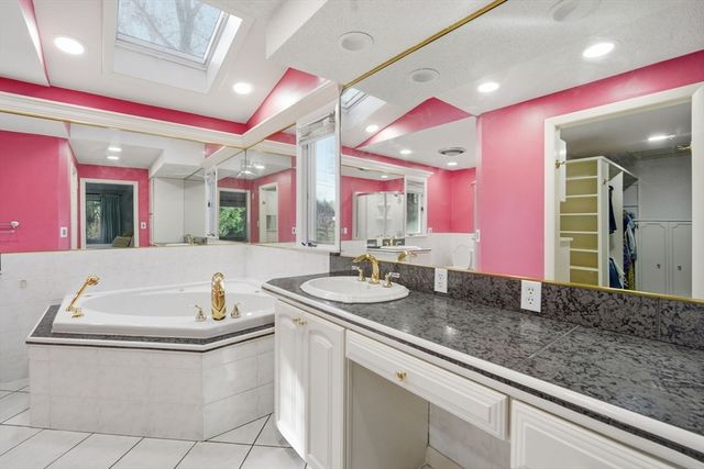 67 Shady Side Dr, Longmeadow, MA 01106