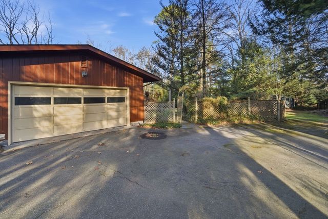 67 Shady Side Dr, Longmeadow, MA 01106