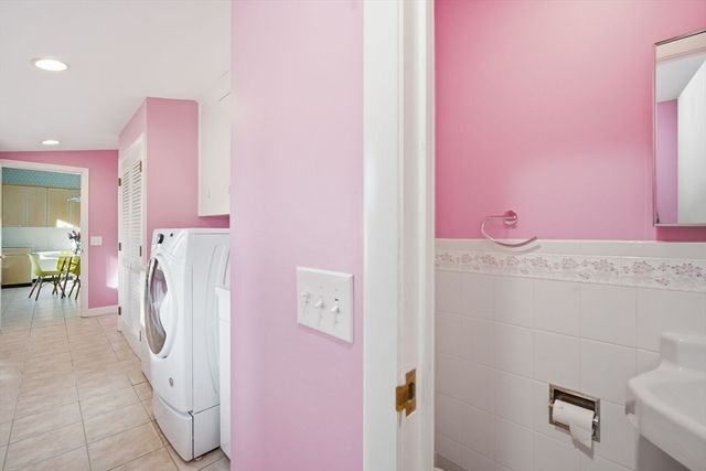 67 Shady Side Dr, Longmeadow, MA 01106