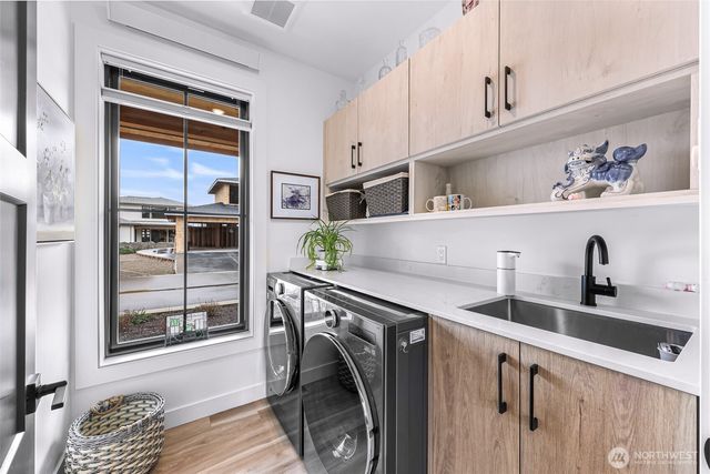 208 Pebblebrook Drive, Lynden, WA 98264
