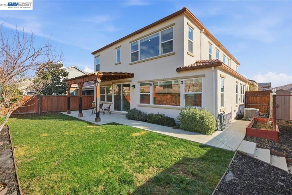 Image 16 of property listing at 2481 Azalea Ave, Tracy, CA 95376