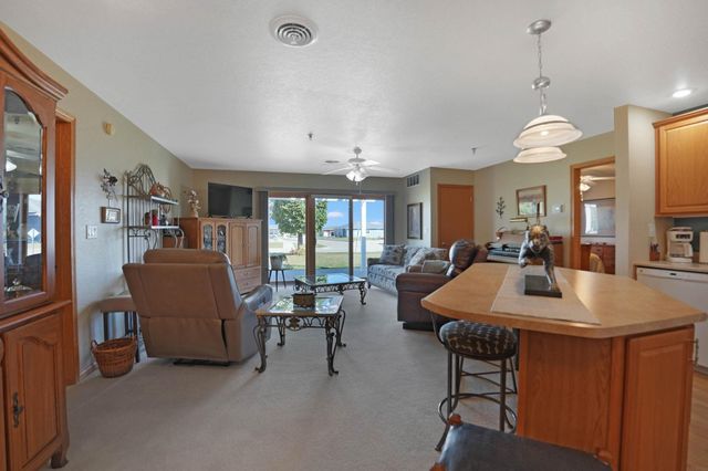 4305 Autumn Ridge Rd Unit 214, Cedar Falls, IA 50613