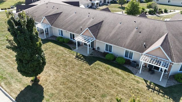 4305 Autumn Ridge Rd Unit 214, Cedar Falls, IA 50613