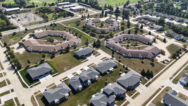 4305 Autumn Ridge Rd Unit 214, Cedar Falls, IA 50613