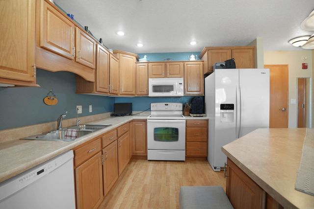 4305 Autumn Ridge Rd Unit 214, Cedar Falls, IA 50613