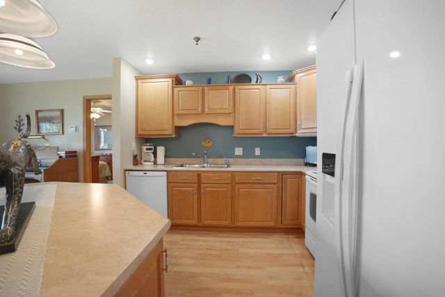 4305 Autumn Ridge Rd Unit 214, Cedar Falls, IA 50613