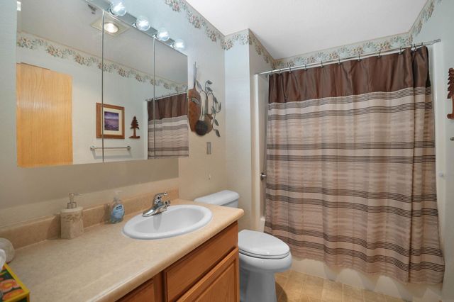 4305 Autumn Ridge Rd Unit 214, Cedar Falls, IA 50613