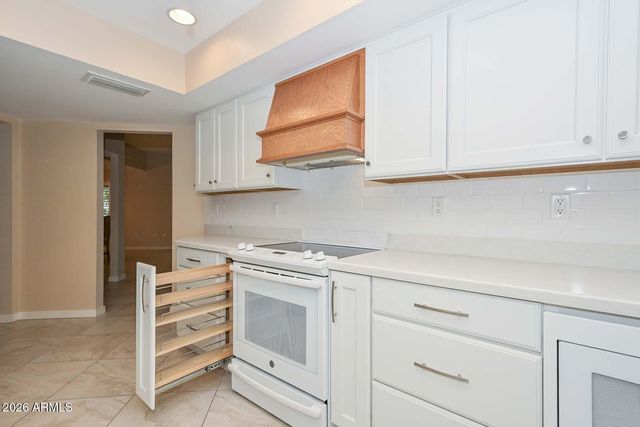 10533 W PINEAIRE Drive, Sun City, AZ 85351