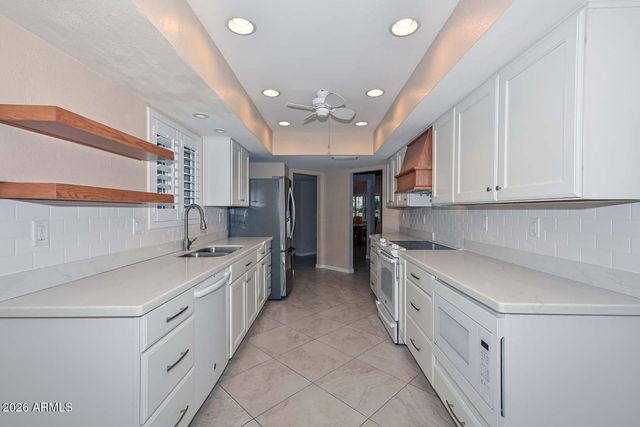 10533 W PINEAIRE Drive, Sun City, AZ 85351