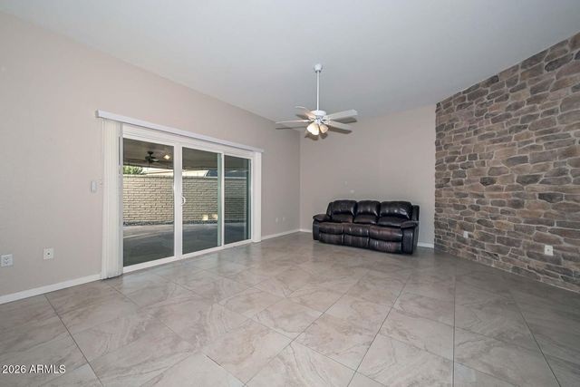 10533 W PINEAIRE Drive, Sun City, AZ 85351