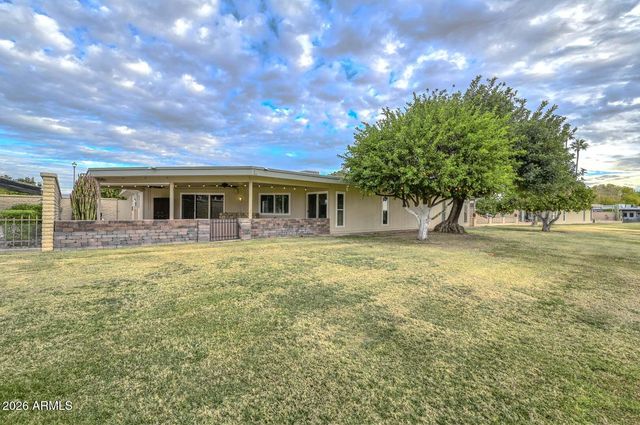 10533 W PINEAIRE Drive, Sun City, AZ 85351