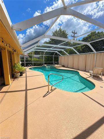 688 Morningmist LN, Lehigh Acres, FL 33974