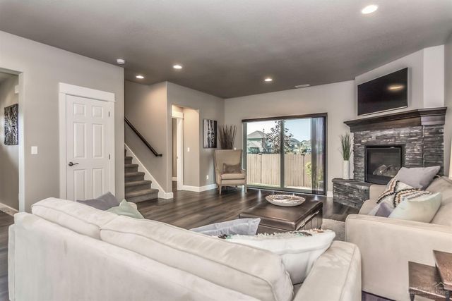 20560 Kira Drive 371, Bend, OR 97702