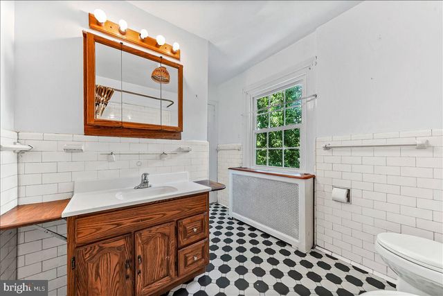 4 E LODGES LN, Bala Cynwyd, PA 19004