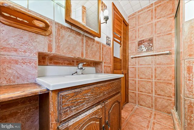 4 E LODGES LN, Bala Cynwyd, PA 19004