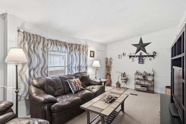 41 Mathew Circle, Goffstown, NH 03045