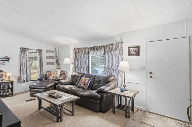 41 Mathew Circle, Goffstown, NH 03045