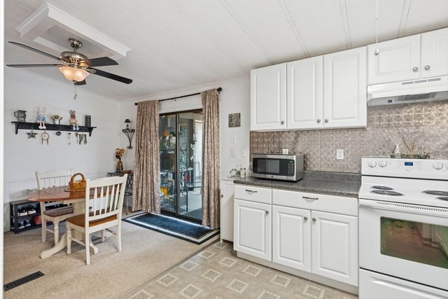 41 Mathew Circle, Goffstown, NH 03045