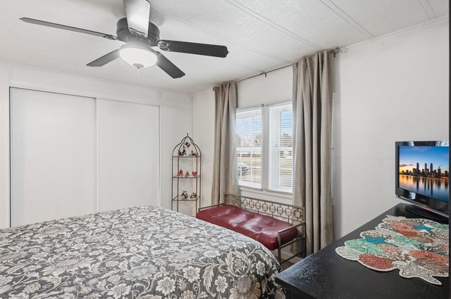 41 Mathew Circle, Goffstown, NH 03045