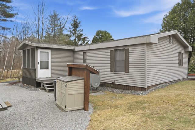 41 Mathew Circle, Goffstown, NH 03045