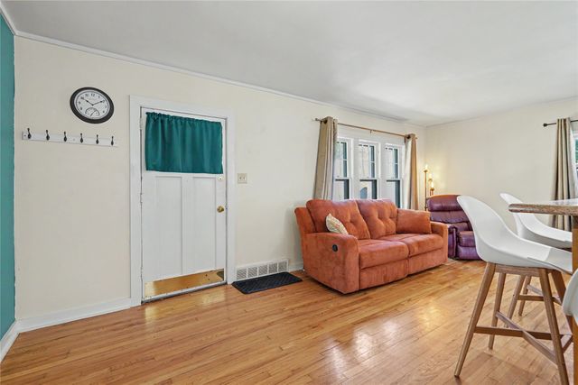2721 48th Place, Des Moines, IA 50310