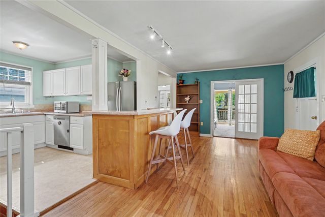 2721 48th Place, Des Moines, IA 50310