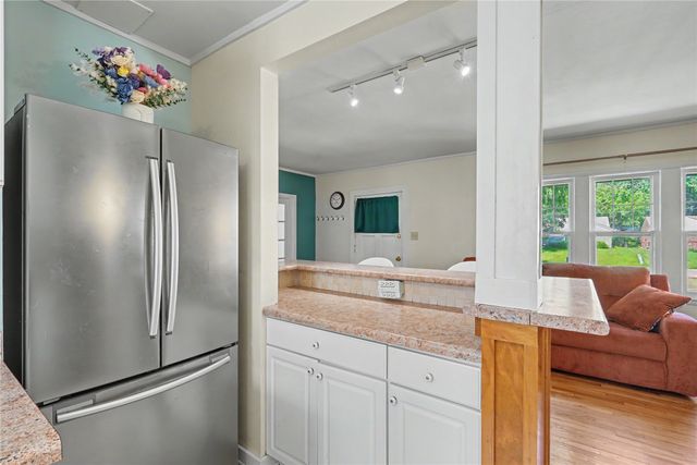2721 48th Place, Des Moines, IA 50310