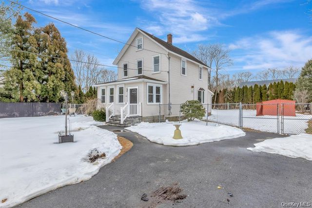 768 Old Medford Avenue, Medford, NY 11763