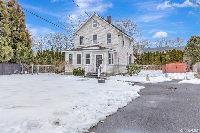 768 Old Medford Avenue, Medford, NY 11763