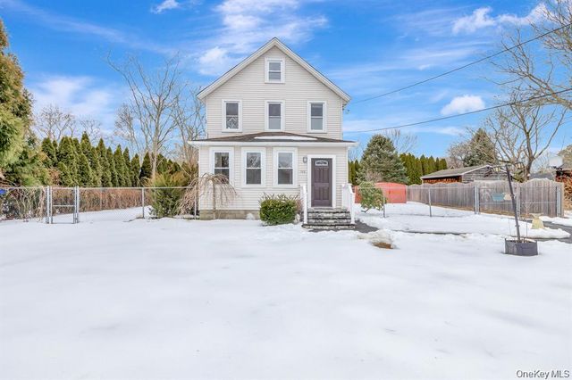 768 Old Medford Avenue, Medford, NY 11763