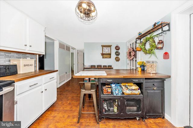 5618 BARTONSVILLE RD, Frederick, MD 21704