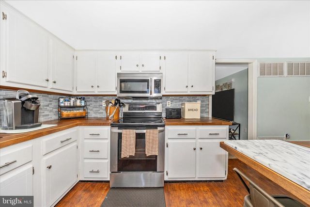 5618 BARTONSVILLE RD, Frederick, MD 21704