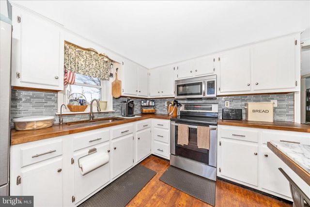 5618 BARTONSVILLE RD, Frederick, MD 21704