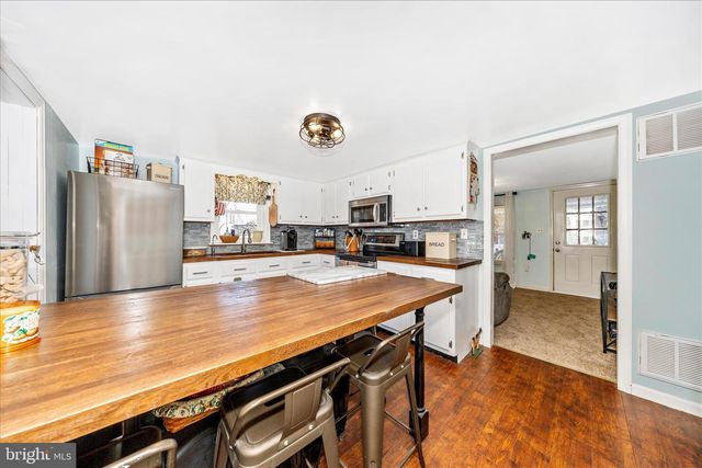 5618 BARTONSVILLE RD, Frederick, MD 21704