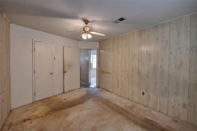921 E 3rd Street, Bellville, TX 77418