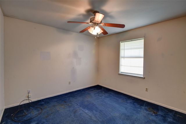 921 E 3rd Street, Bellville, TX 77418