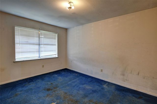 921 E 3rd Street, Bellville, TX 77418
