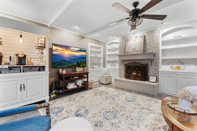 24 Evergreen Court, Little Rock, AR 72227