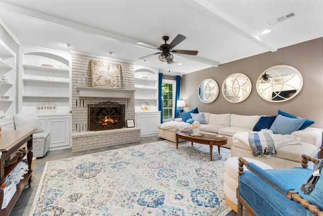 24 Evergreen Court, Little Rock, AR 72227