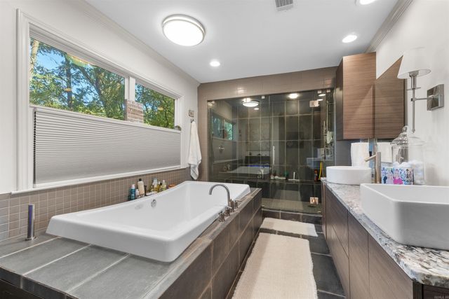 24 Evergreen Court, Little Rock, AR 72227