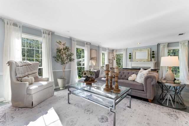 24 Evergreen Court, Little Rock, AR 72227