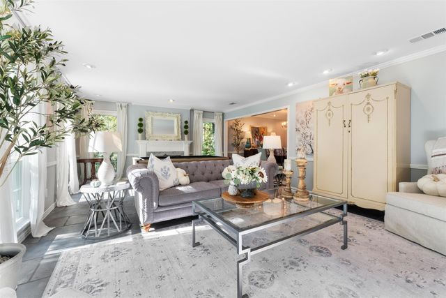 24 Evergreen Court, Little Rock, AR 72227