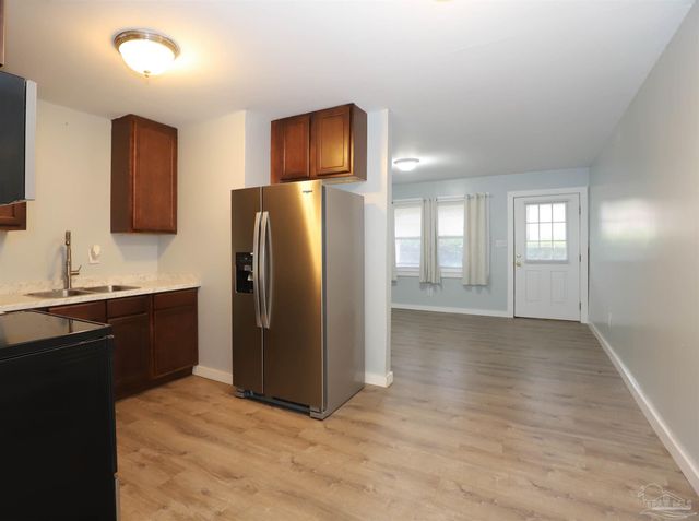 118 Shirley Dr, Gulf Breeze, FL 32561