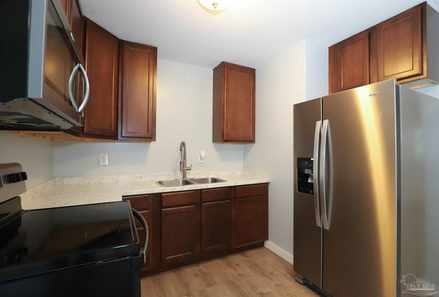 118 Shirley Dr, Gulf Breeze, FL 32561