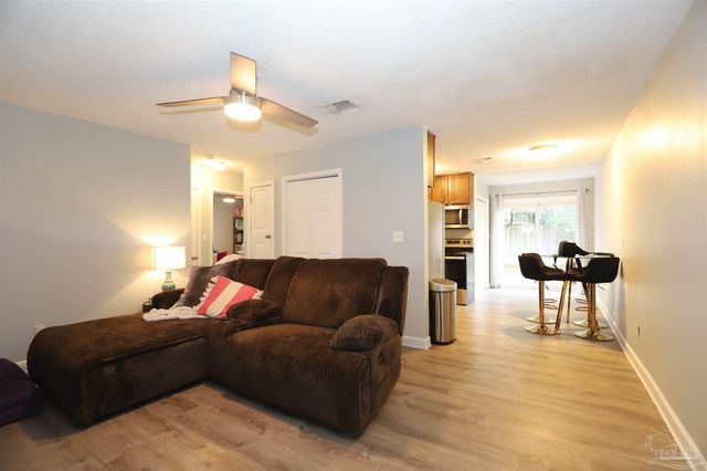 118 Shirley Dr, Gulf Breeze, FL 32561