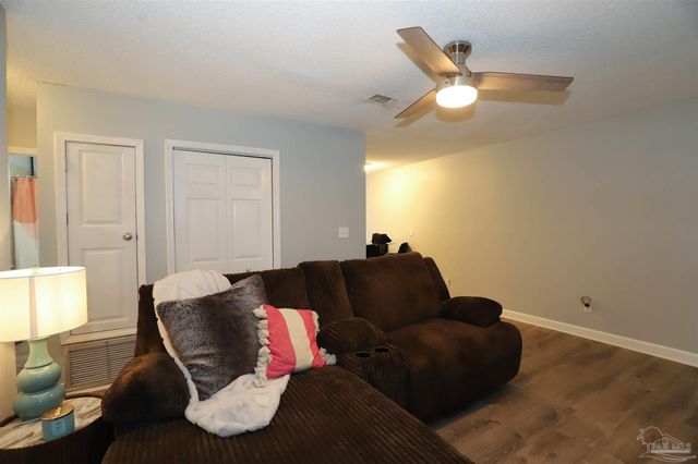 118 Shirley Dr, Gulf Breeze, FL 32561