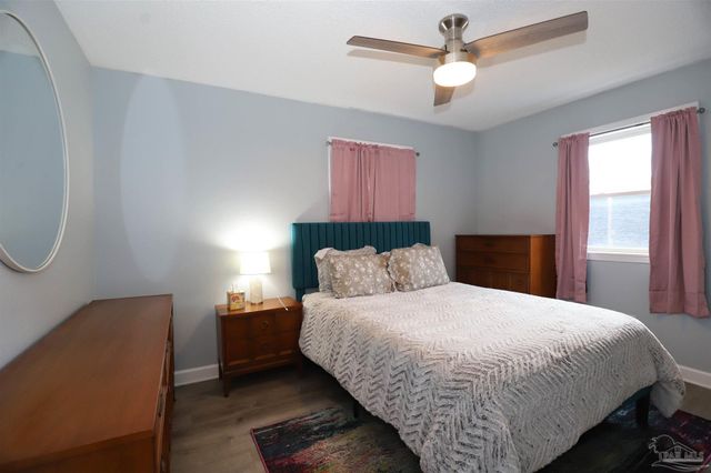 118 Shirley Dr, Gulf Breeze, FL 32561